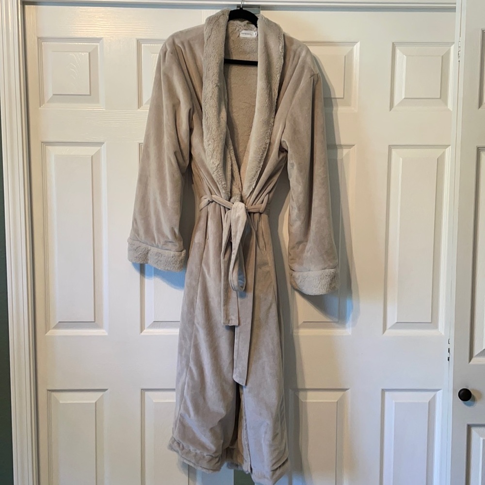Saranoni ‘Fawn’ Grand Faux Fur Robe